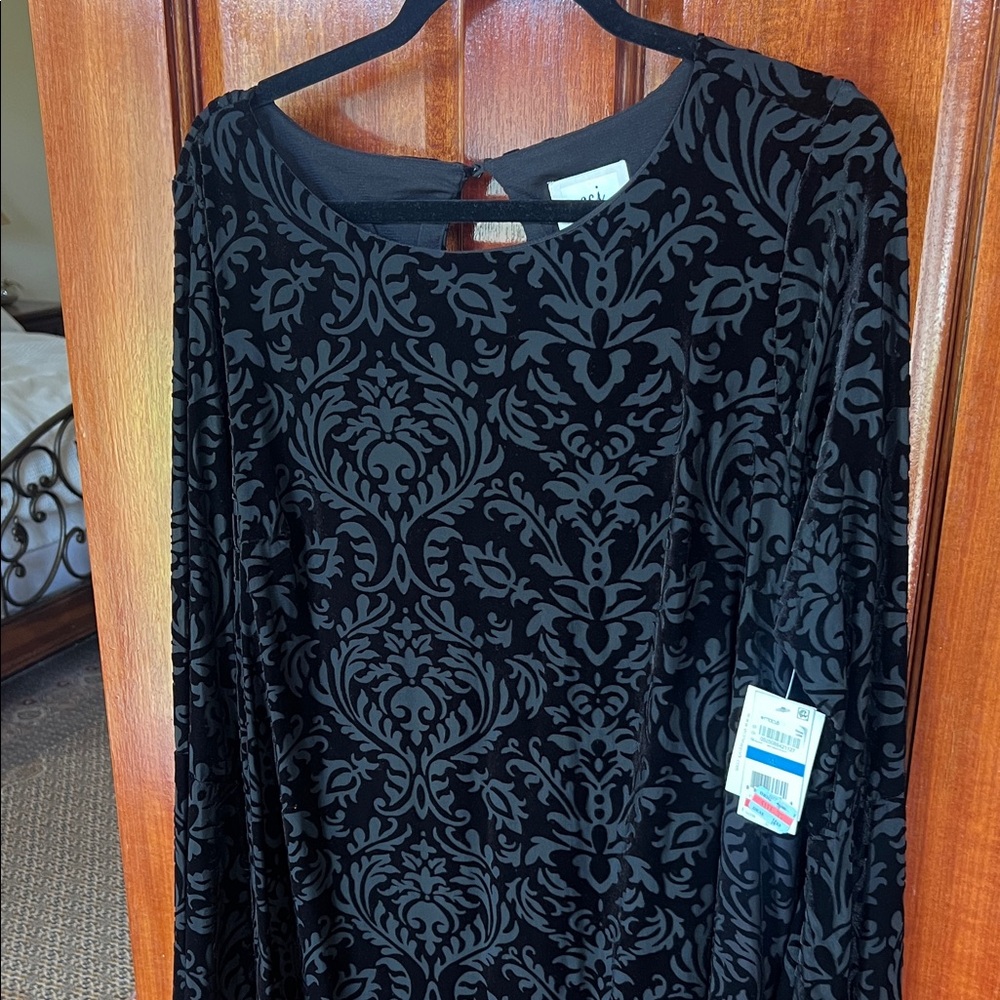 Chic Black and Gray Floral Dress